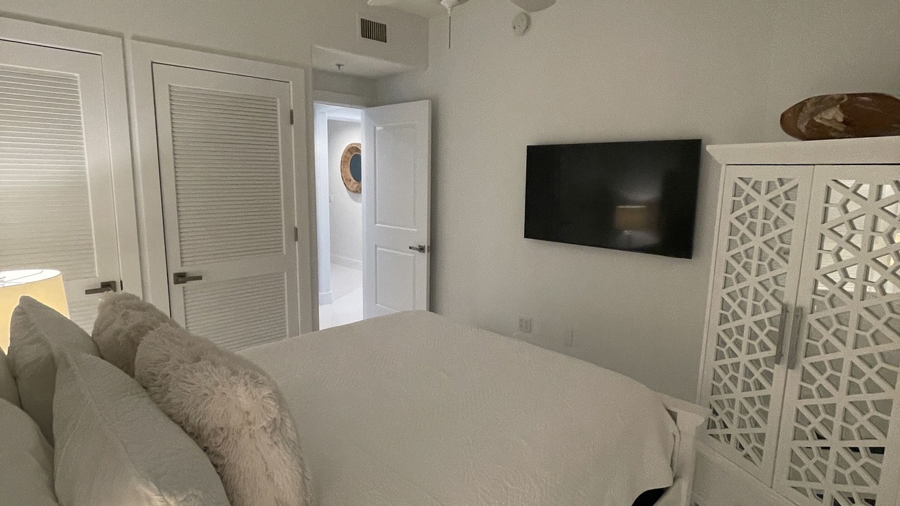 Photo of Bedroom in Royal Harbor