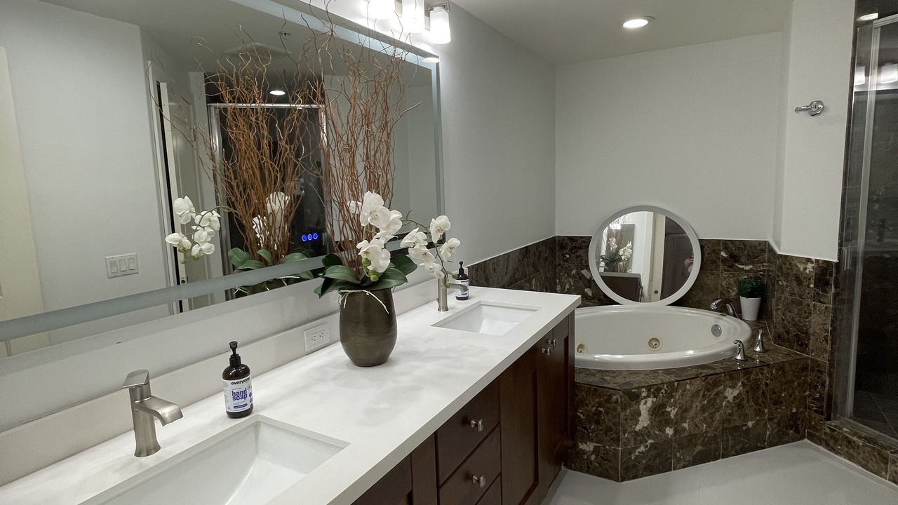 Photo of Bathroom in Royal Harbor