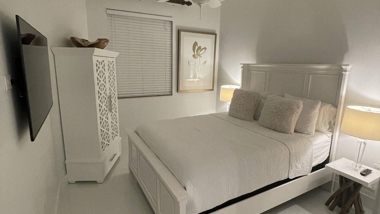 Photo of Bedroom in Royal Harbor