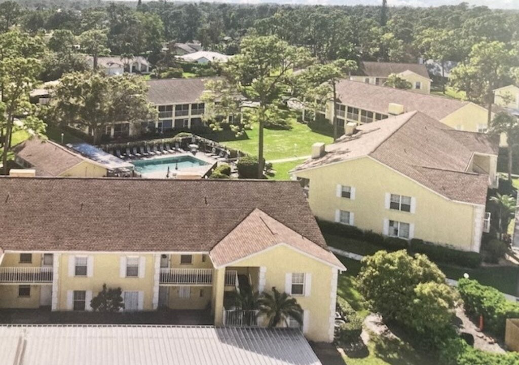 Photo of Outdoor in Crown Pointe