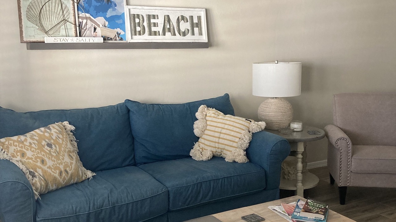 Photo of Livingroom in Crown Pointe
