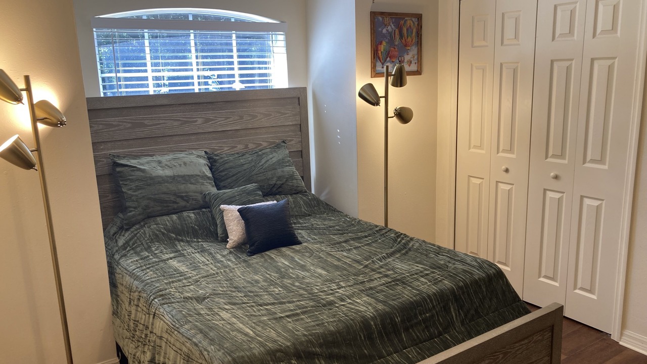 Photo of Bedroom in Belleview Heights