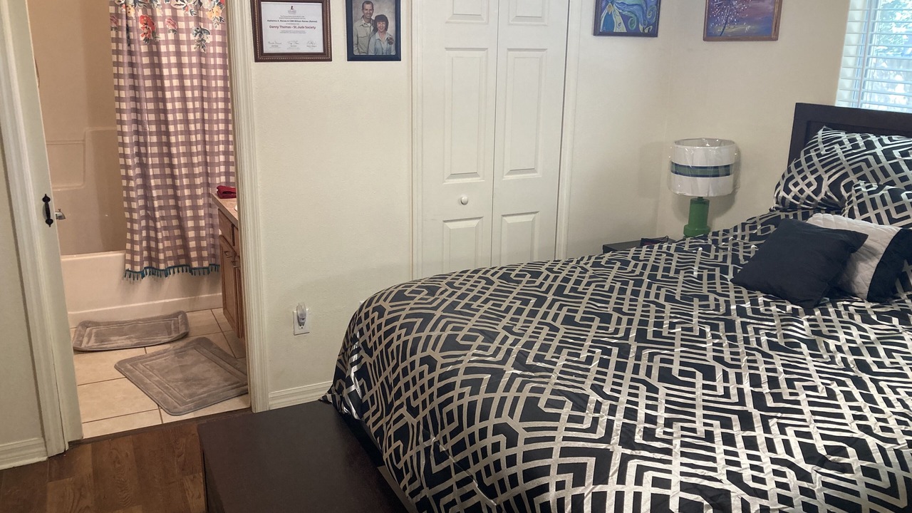 Photo of Bedroom in Belleview Heights