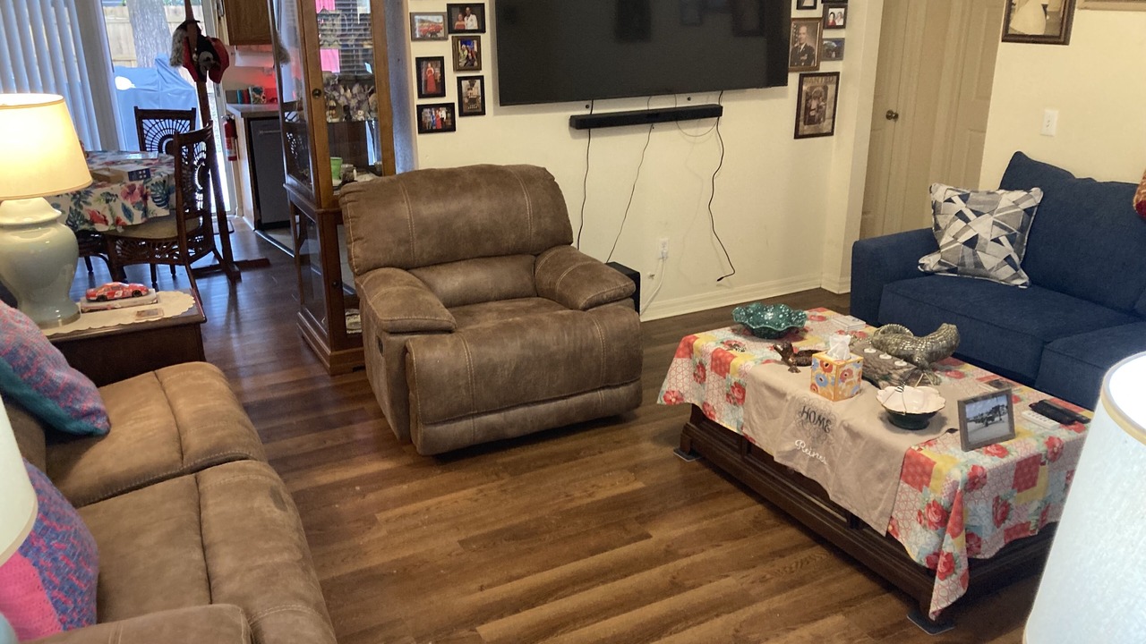 Photo of Livingroom in Belleview Heights