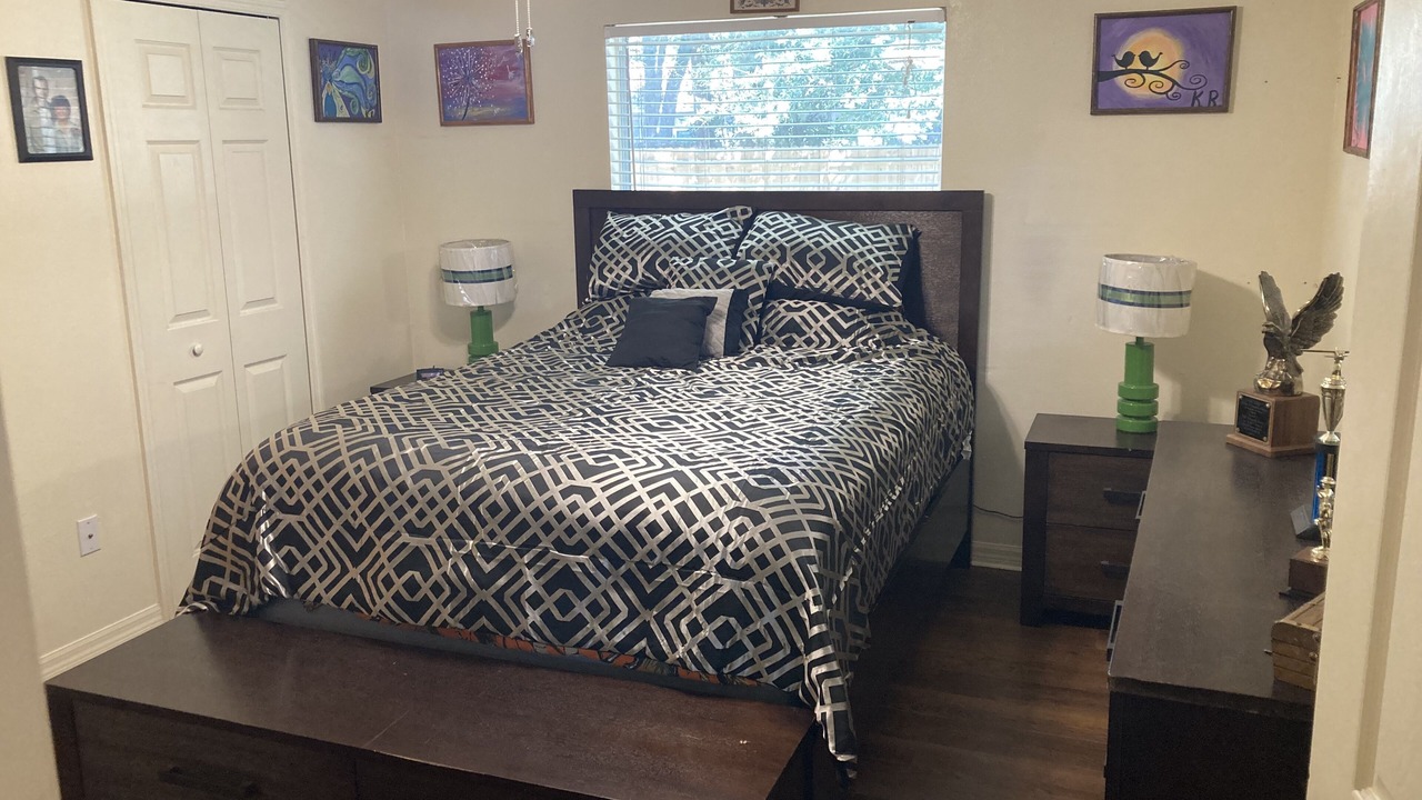 Photo of Bedroom in Belleview Heights