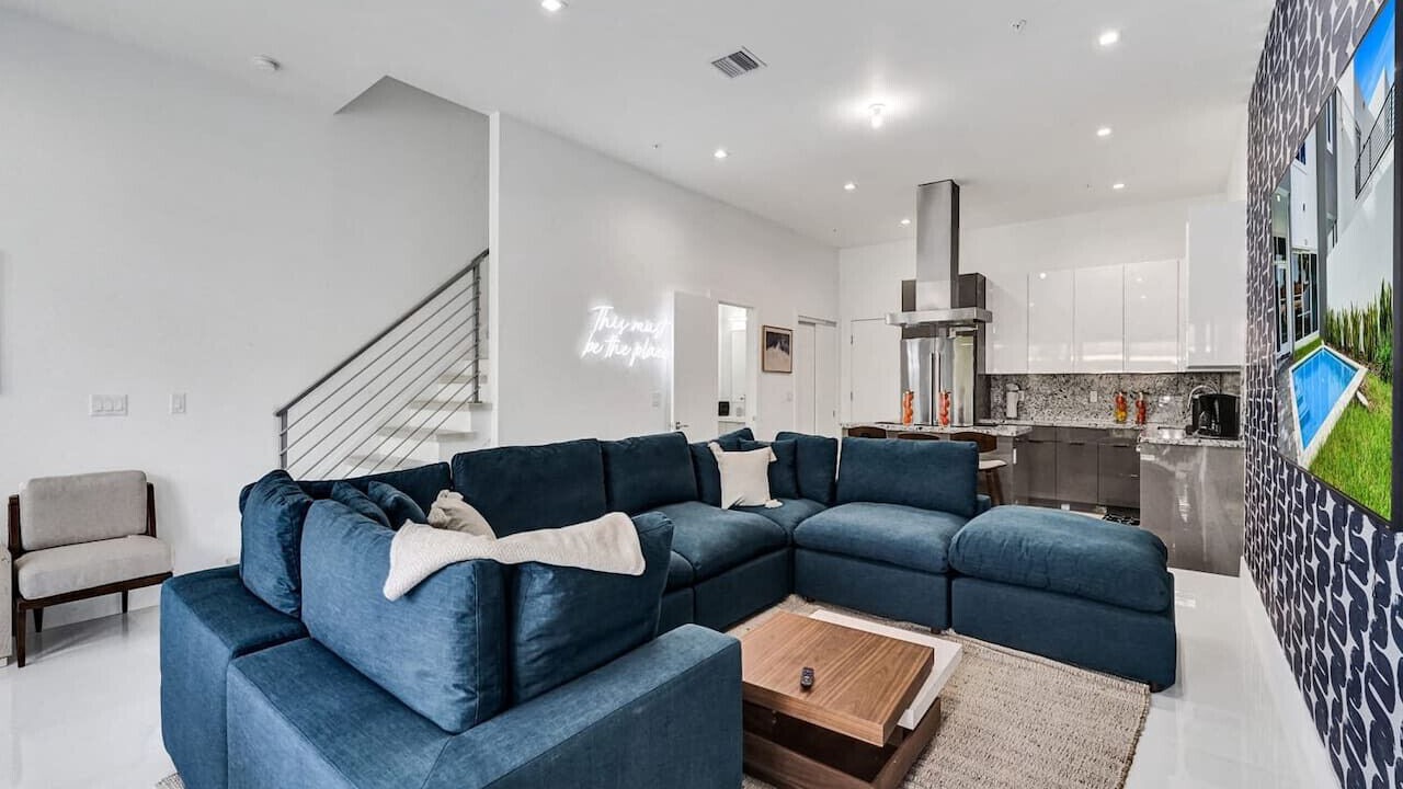 Photo of Livingroom in Lake Ridge