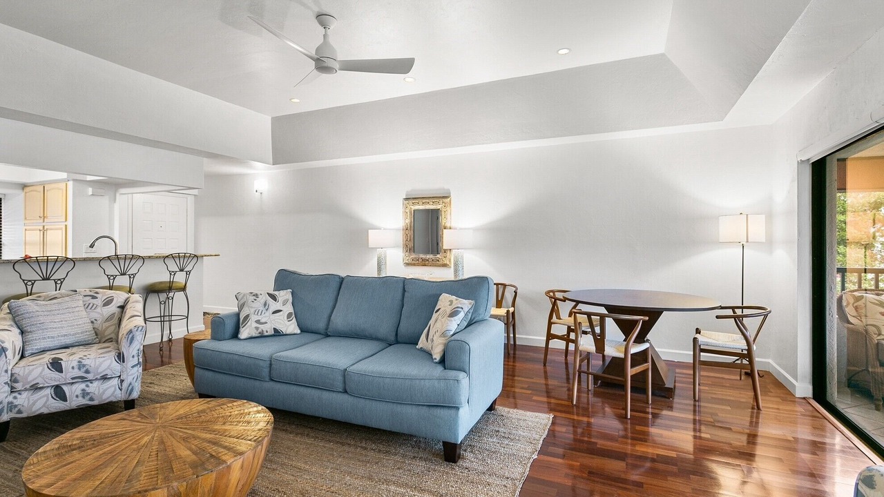 Photo of Livingroom in Pelican Bay