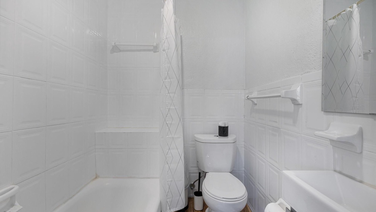 Photo of Bathroom in Harbordale