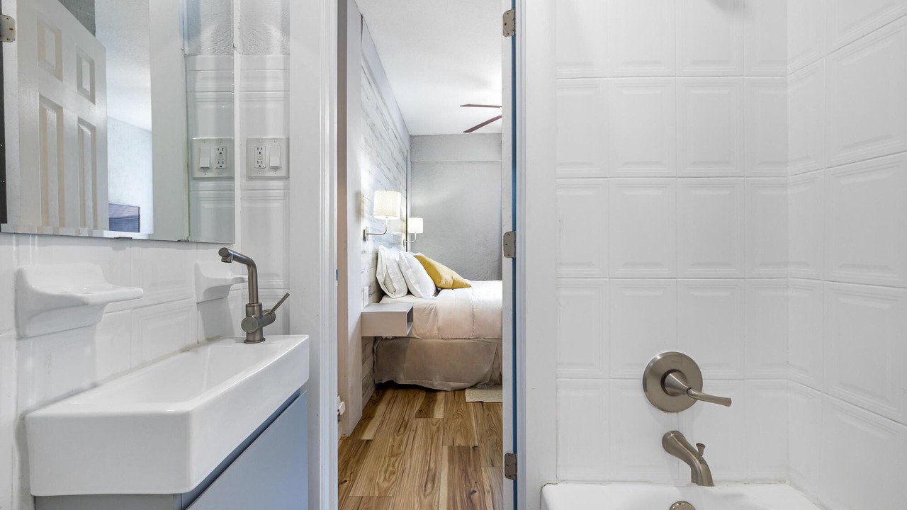 Photo of Bathroom in Harbordale