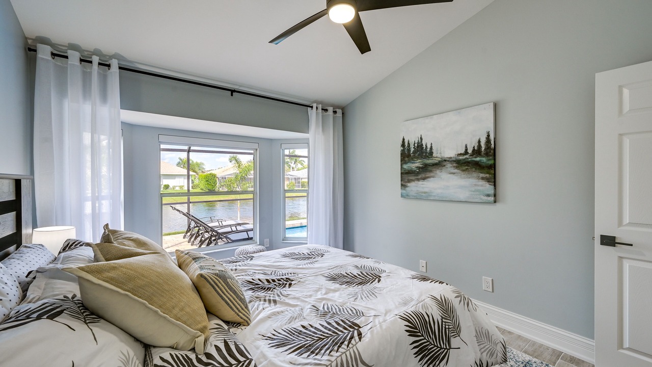 Photo of Bedroom in Crown Pointe