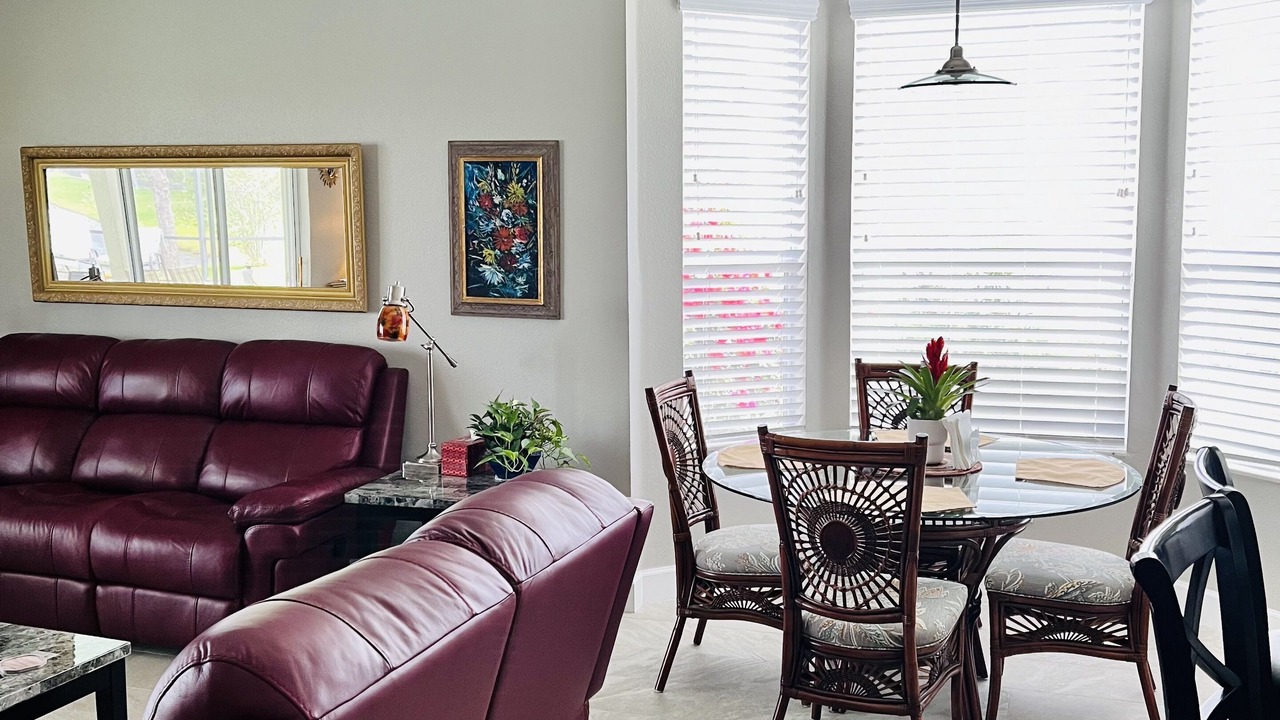 Photo of Livingroom in Vista East