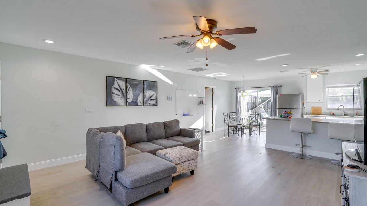 Photo of Livingroom in San Carlos Park