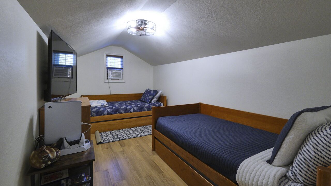 Photo of Bedroom in Seymour