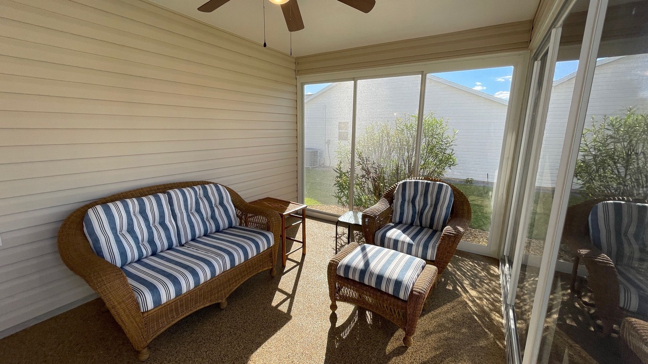 Photo of Livingroom in Duval