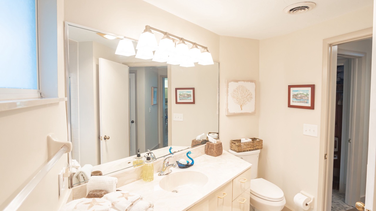 Photo of Bathroom in Inlet Villas