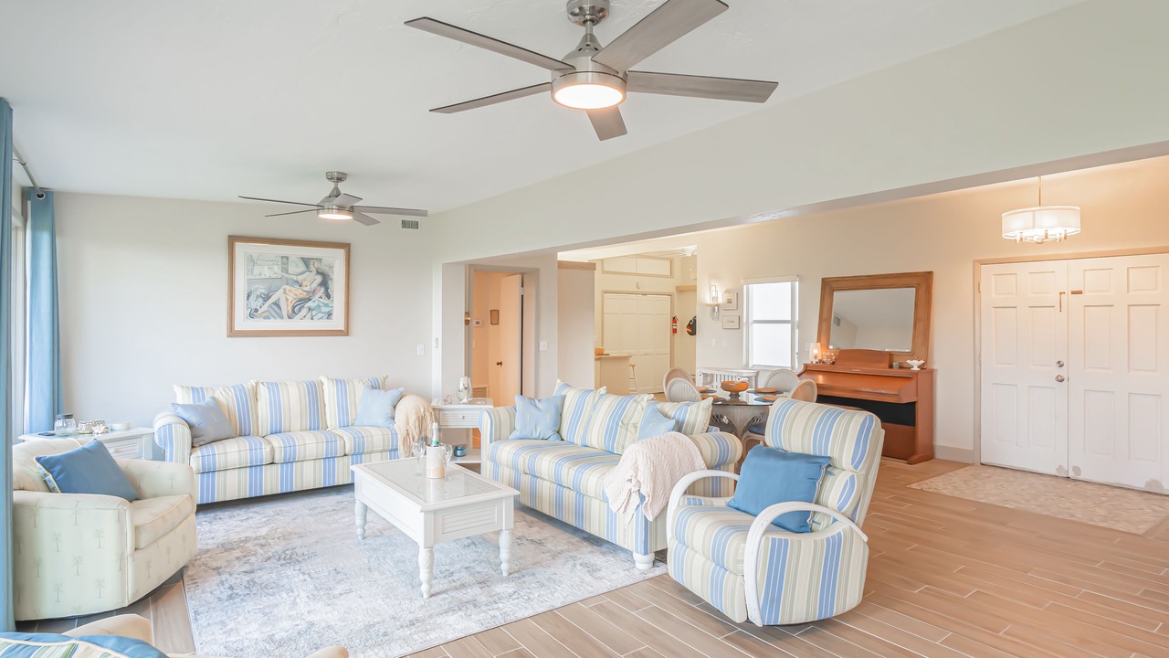 Photo of Livingroom in Inlet Villas