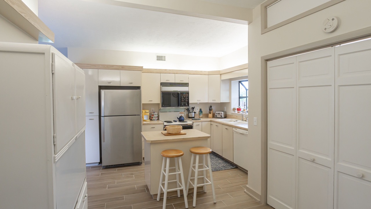 Photo of Kitchen in Inlet Villas