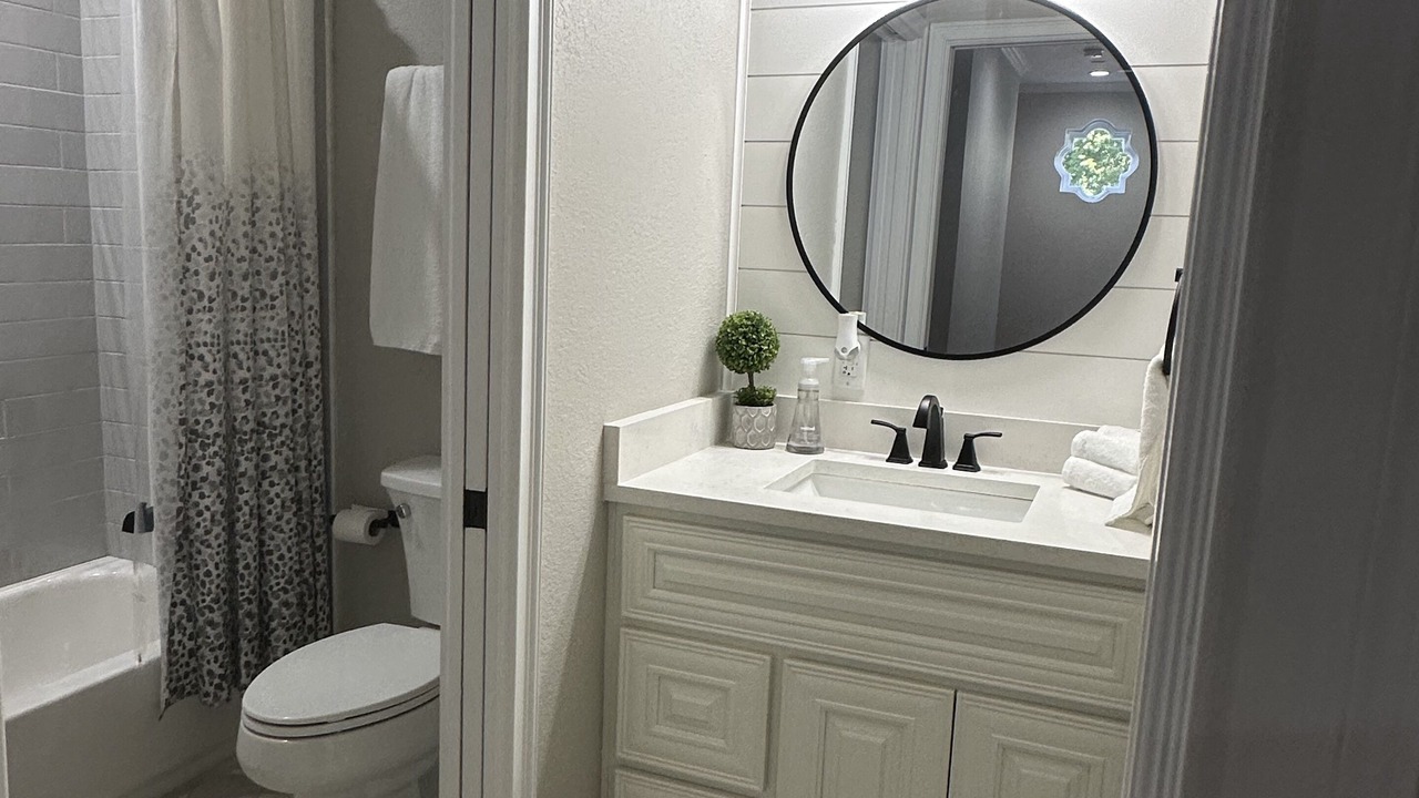 Photo of Bathroom in Lake Magdalene