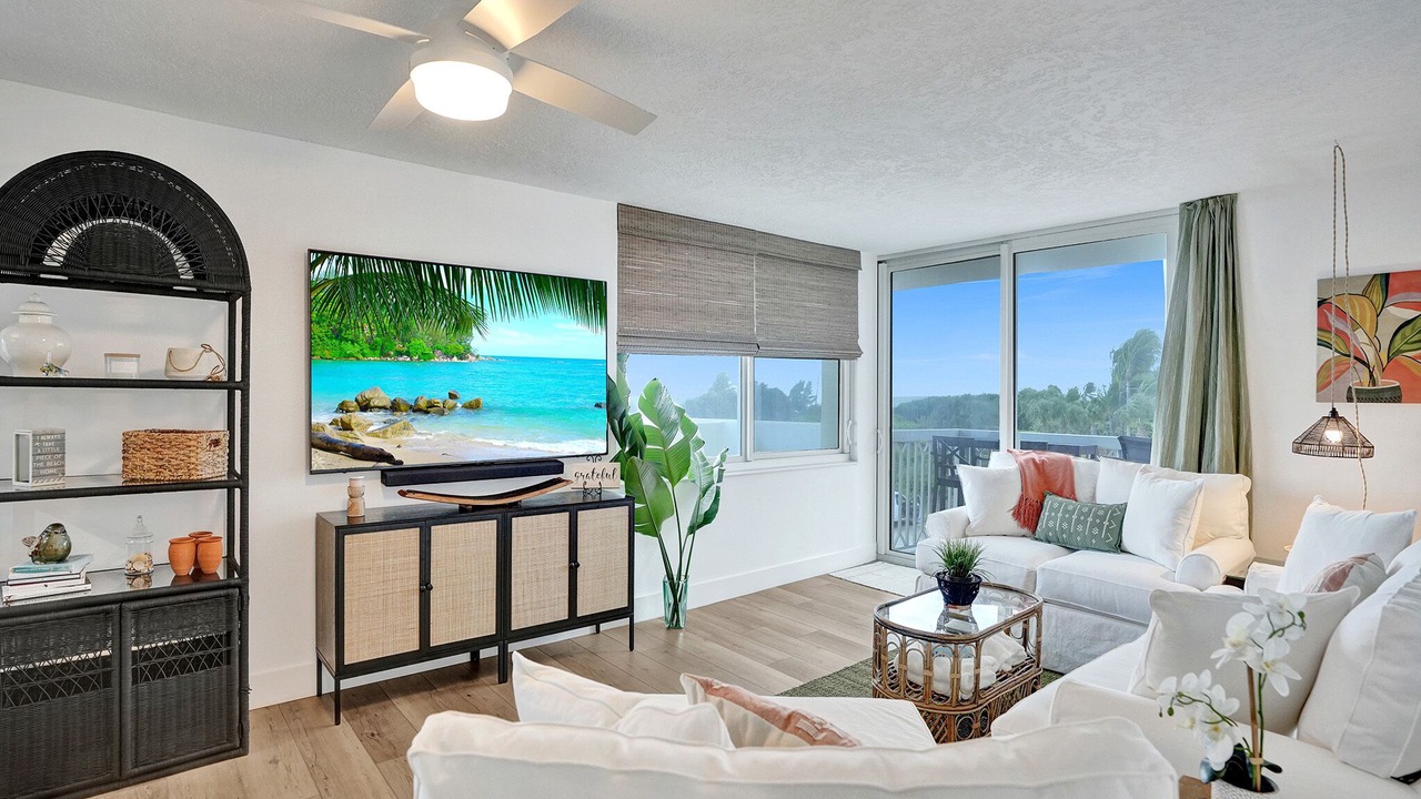 Photo of Livingroom in Palm Beach Shores