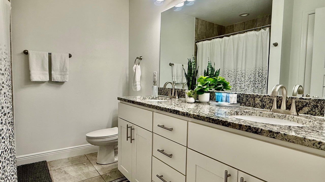 Photo of Bathroom in Candler