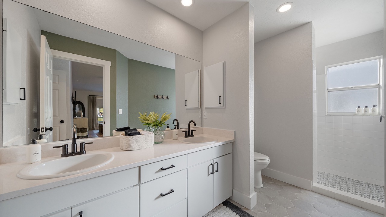 Photo of Bathroom in Arlington Park