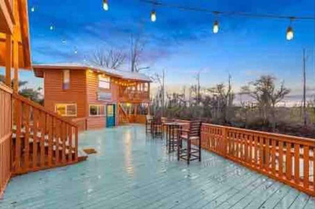 Photo of Outdoor in Clarksville