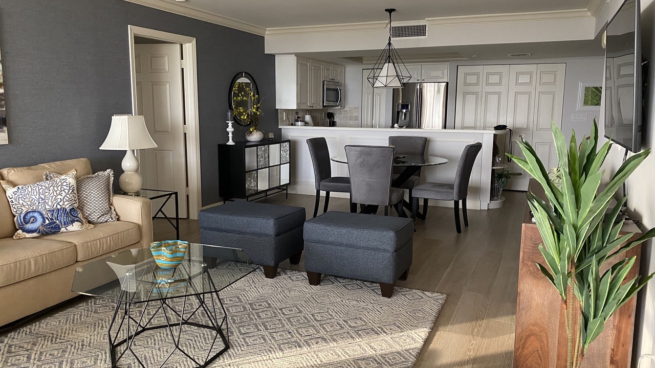 Photo of Livingroom in Pelican Bay