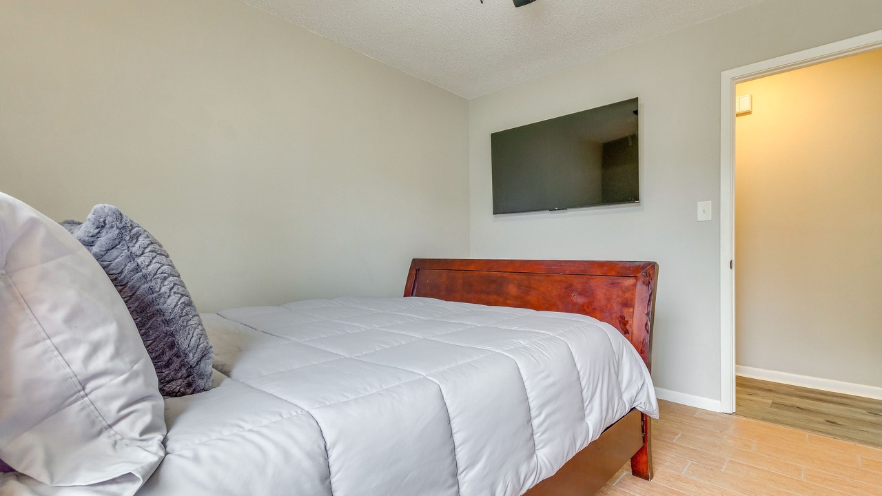 Photo of Bedroom in Myrtle Grove