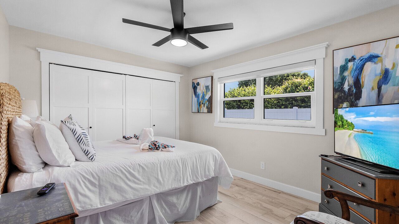 Photo of Bedroom in Cypress Lakes Estates