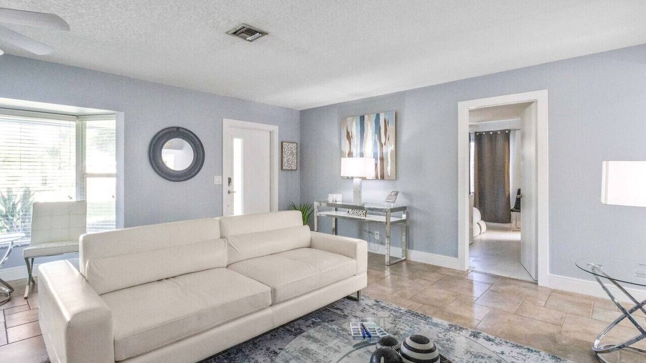Photo of Livingroom in Tropic Palms