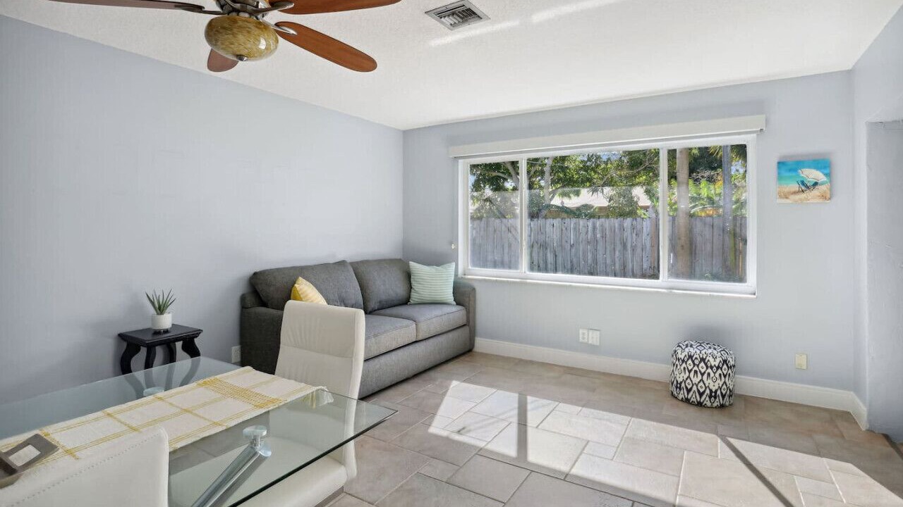 Photo of Livingroom in Tropic Palms
