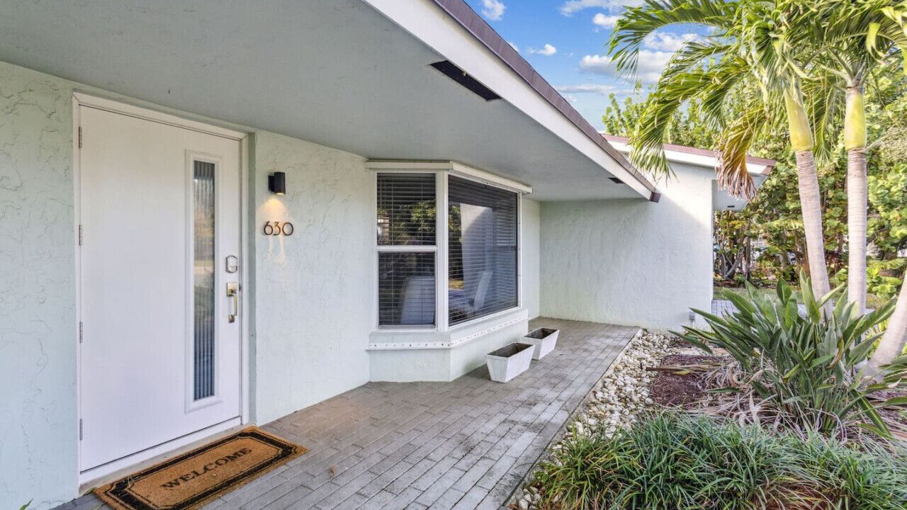 Photo of Outdoor in Tropic Palms