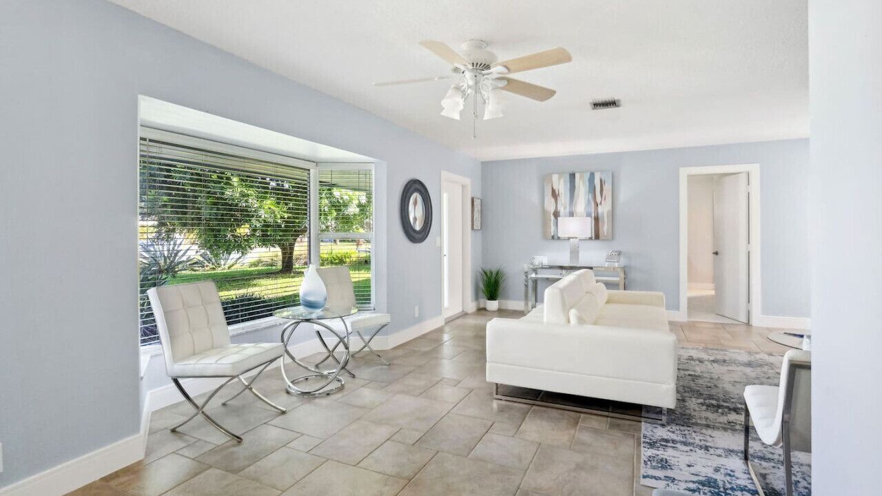 Photo of Livingroom in Tropic Palms