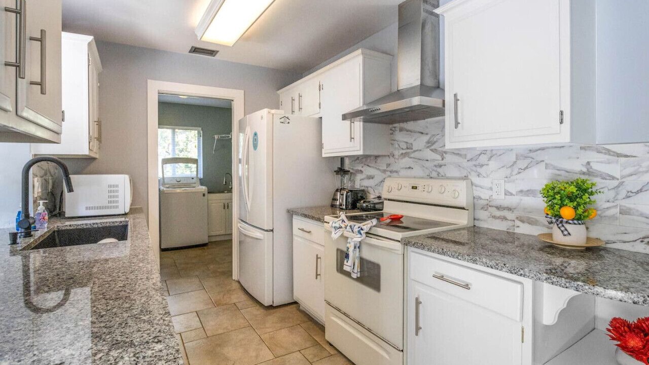 Photo of Kitchen in Tropic Palms