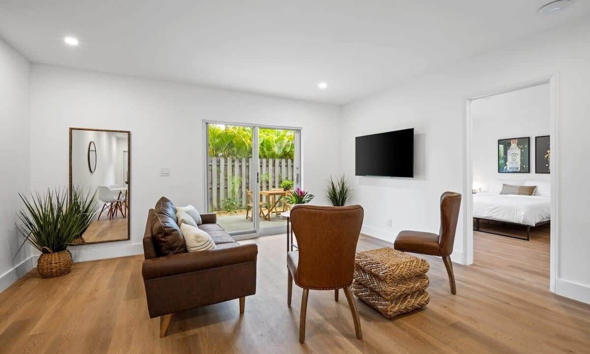 Photo of Livingroom in Sailboat Bend