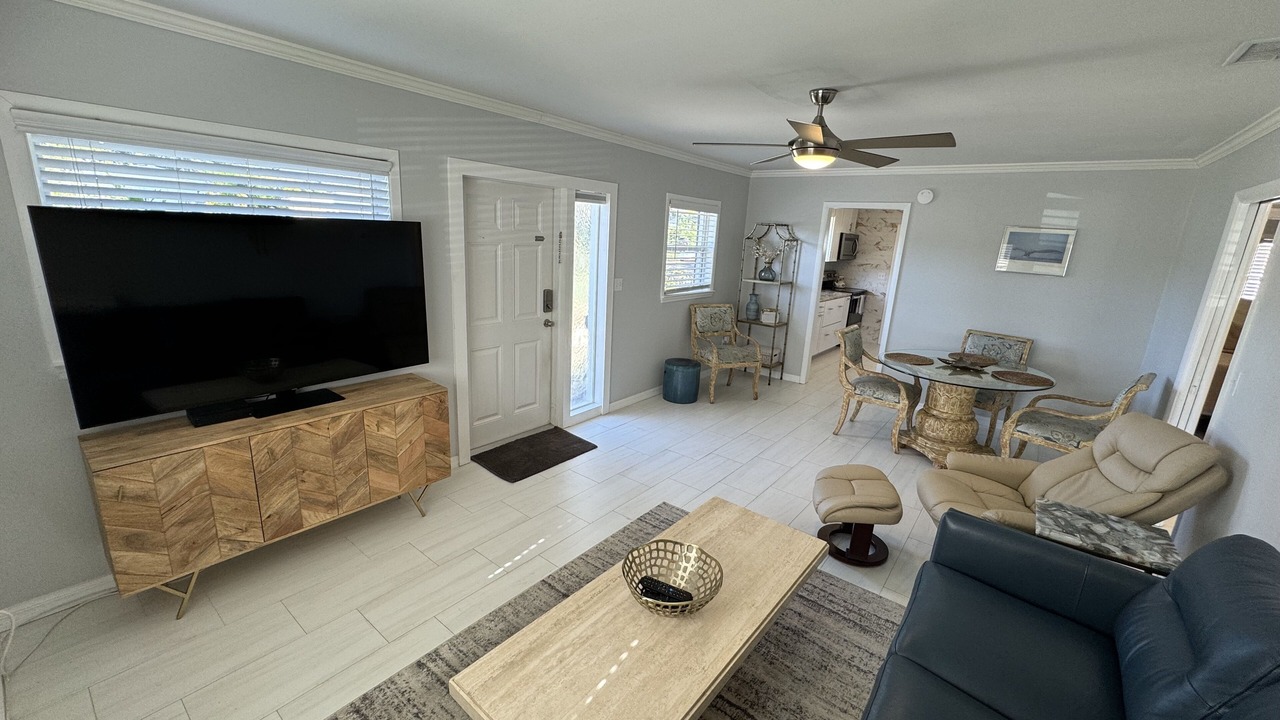 Photo of Livingroom in Davis Islands
