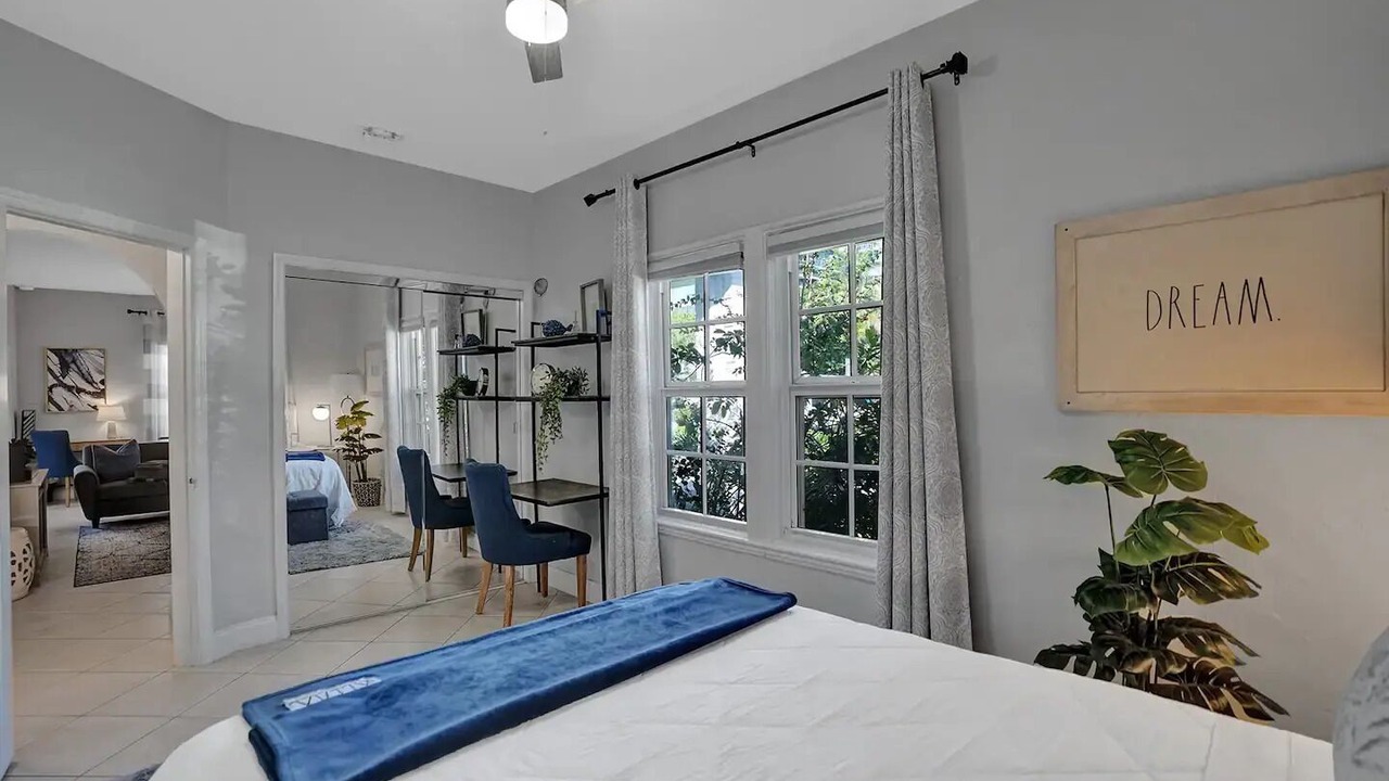 Photo of Bedroom in Surfside