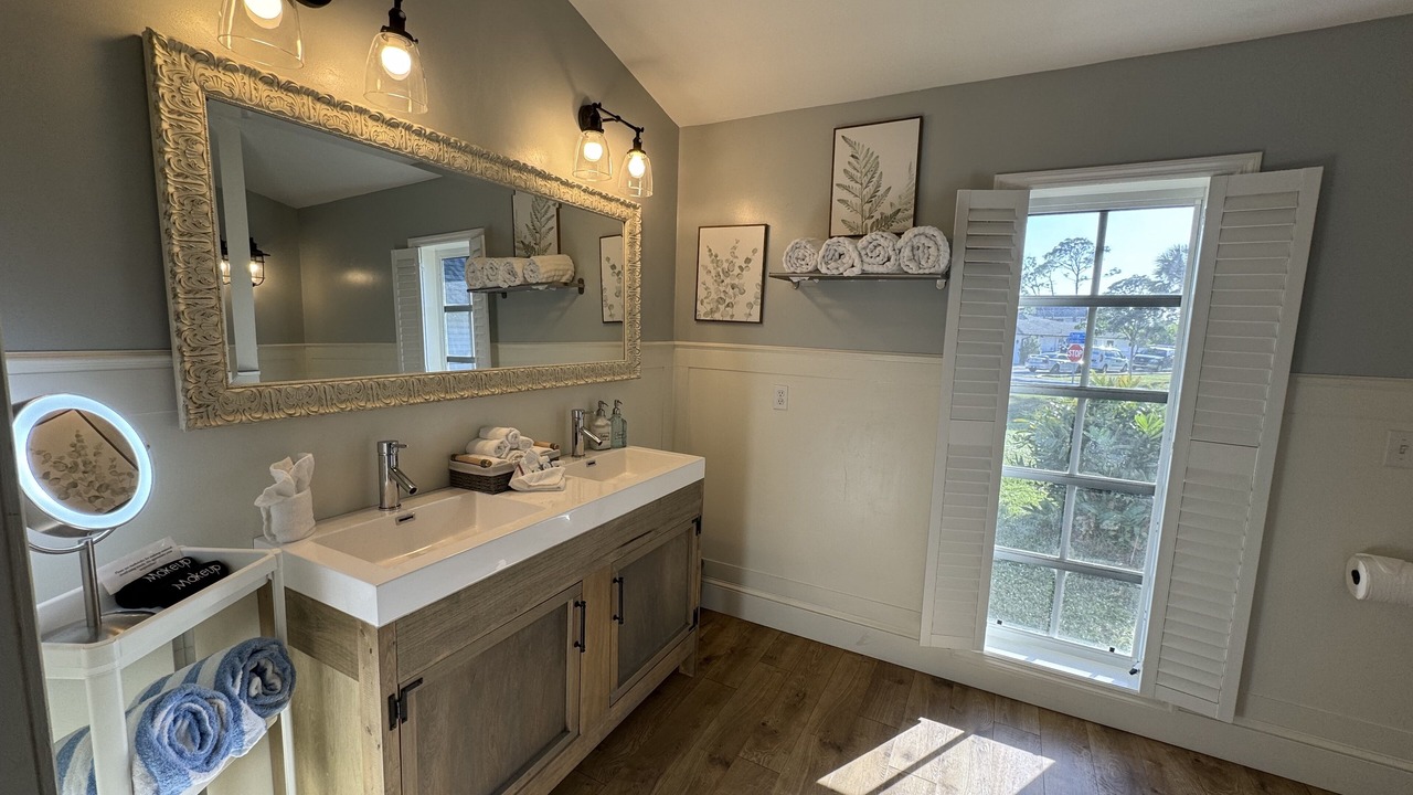 Photo of Bathroom in San Carlos Park