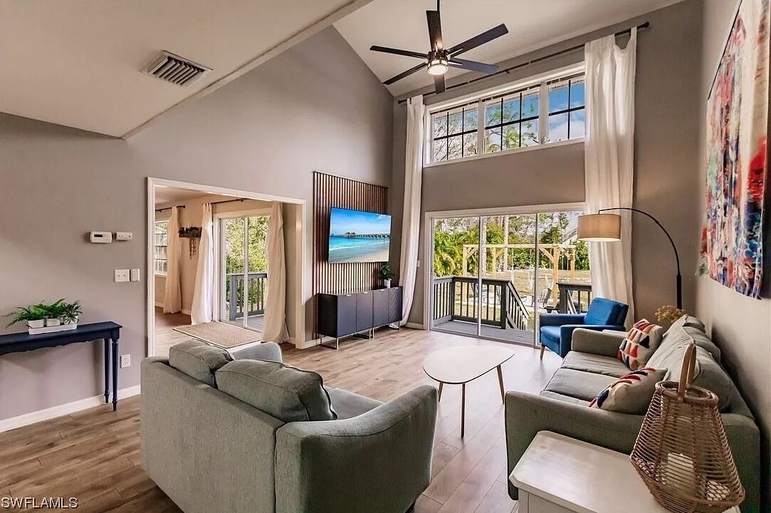 Photo of Livingroom in San Carlos Park