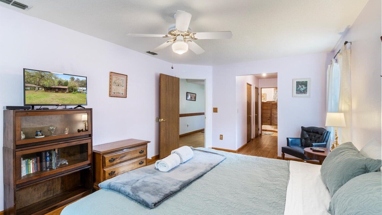 Photo of Bedroom in Dunnellon