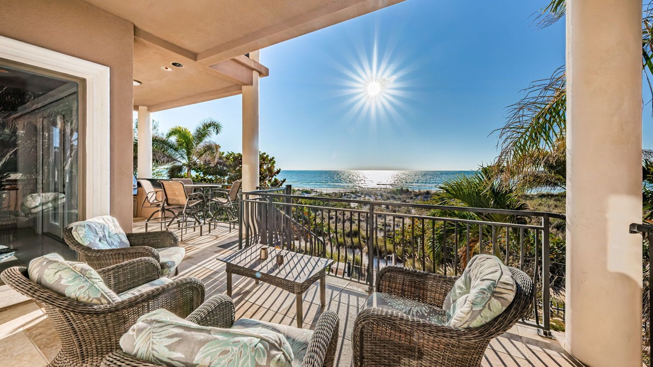 Photo of Patio Balcony in Sunset Beach