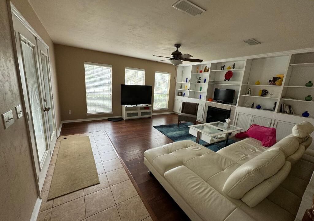 Photo of Livingroom in Gainesville