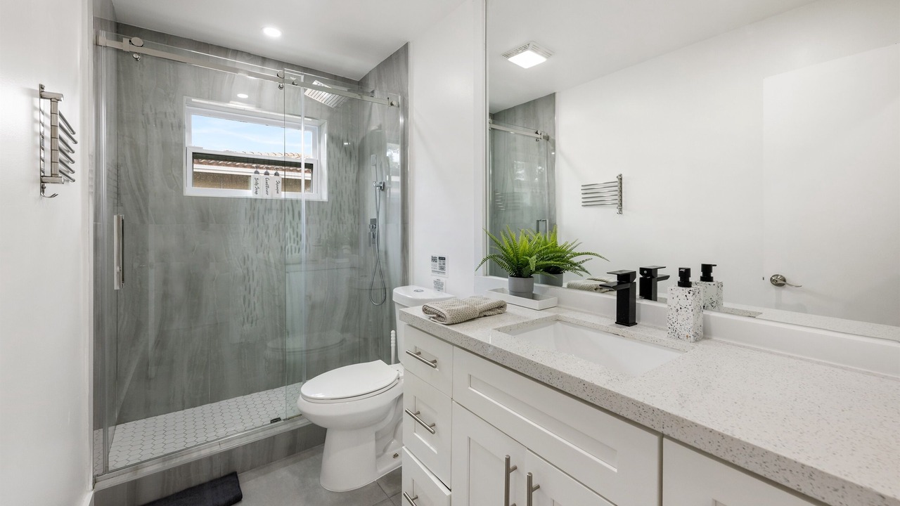 Photo of Bathroom in Garden Isles