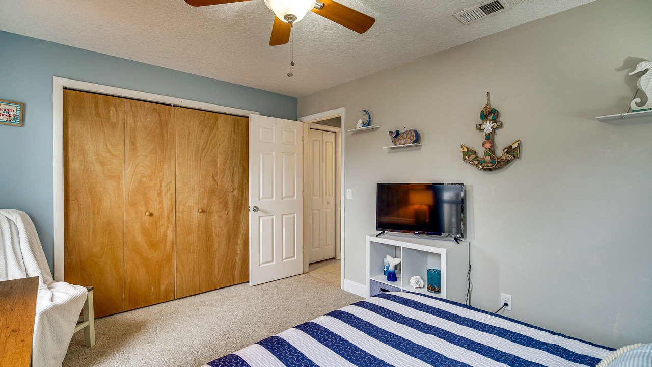 Photo of Bedroom in Surfside Estates