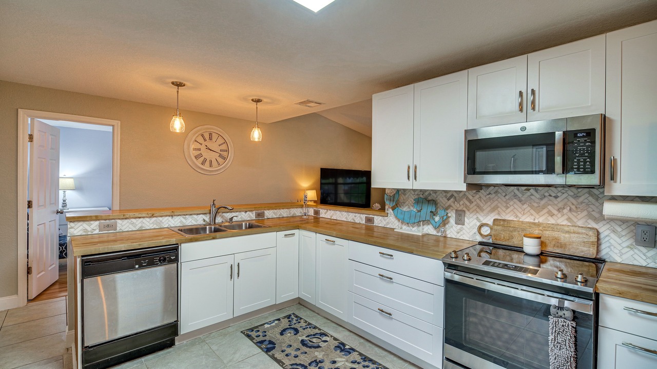 Photo of Kitchen in Surfside Estates