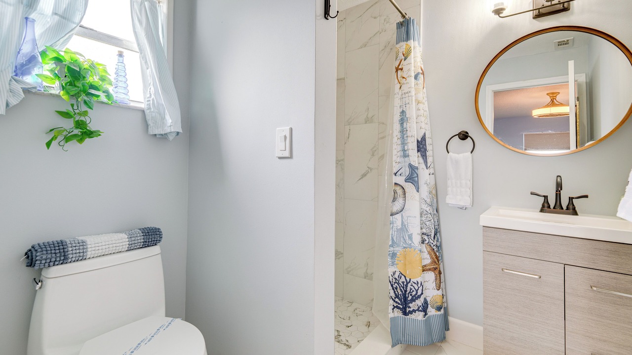 Photo of Bathroom in Surfside Estates