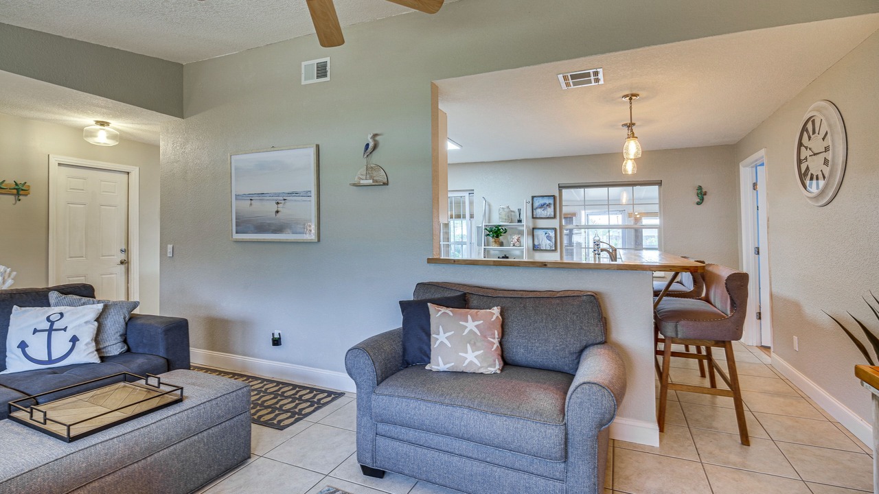 Photo of Livingroom in Surfside Estates