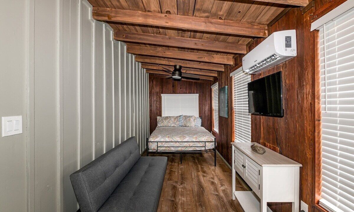 Photo of Livingroom in Floral City