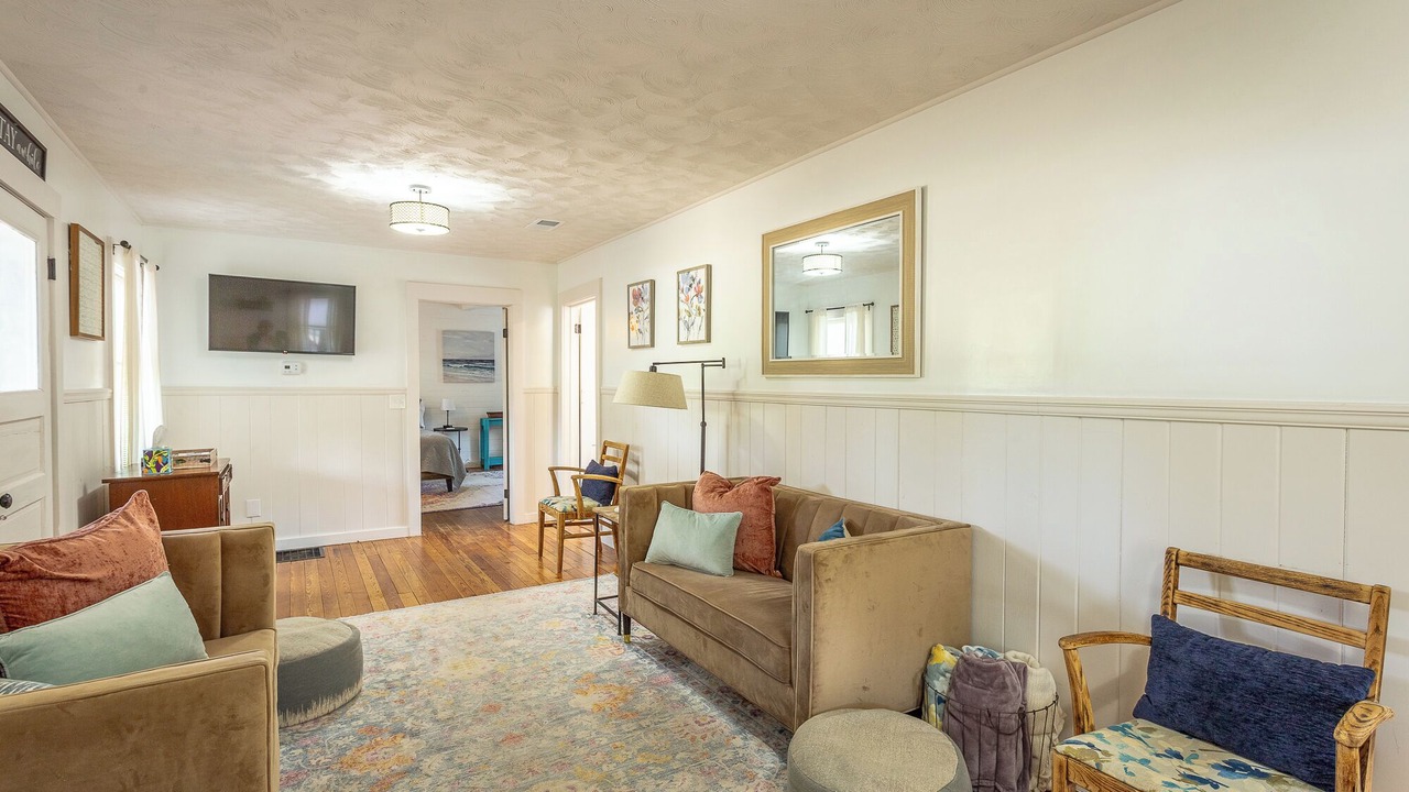 Photo of Livingroom in Eastpoint
