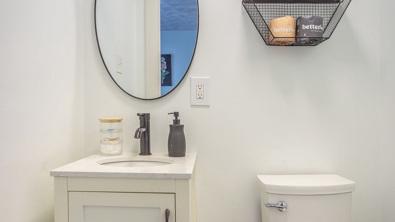 Photo of Bathroom in Eastpoint
